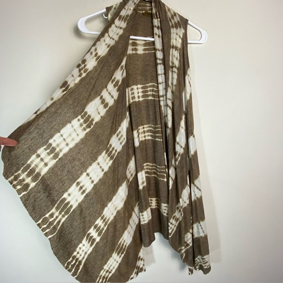Tie-Dye Cardigan, Brown and White – Flowy and Stylish Large - Picture 2 of 10
